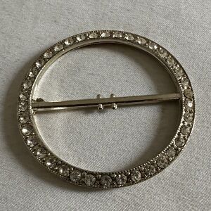 Elegant Silver Crystal Belt Buckle